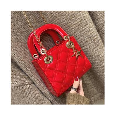China Classic Princess Patent Leather Handbags Totes Ladies Diamond Lattice Clutch Party Purse Vintage Women Fashion Red Lady Bags Wedding for sale