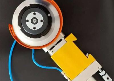 Chine Lames circulaires pneumatiques adaptées aux besoins du client de découpeuse pour la machine de papier de rebobinage à vendre