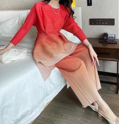 China Latest Fashion Breathable Pleated Crepe Overalls, High Quality Gradient Color Hot Selling Excellent Casual Suits, Women's Dress for sale