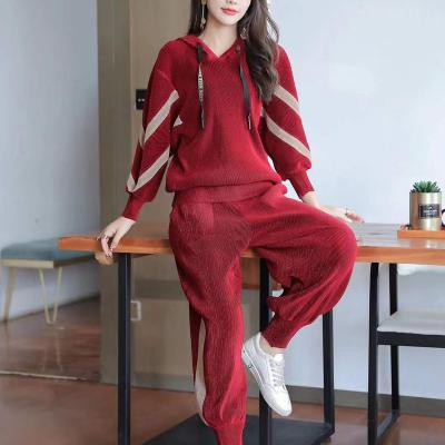China Latest Breathable Fashion Pleated Crepe Sporty Casual Hooded Suit,Premium Spring Autumn Jumpsuit,Hot Sale Women for sale