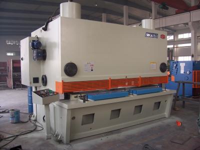 Cina La tosatura idraulica della ghigliottina di CNC del sistema E21 di Estun lavora 10 millimetri a macchina di spessore in vendita