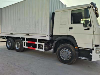 China 6*4 Design de pneu radial Sinotruck HOWO Branco camião de segunda mão 10 pneus para roda motriz à venda