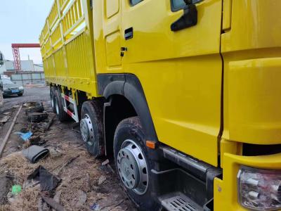 China Caminhão Sinotruck HOWO 6*4 Box Truck Caminhão de segunda mão com certificação ISO à venda