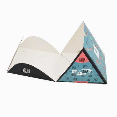 中国 注文の印刷の不規則な昇進のショッピング平底の紙袋C1S Artpaper 350g 販売のため