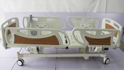 Китай Роскошная Multi функция вывела терпеливую нянча электрическую кровать из строя домашнего ухода с автоматическим Commode YC-E5638K продается