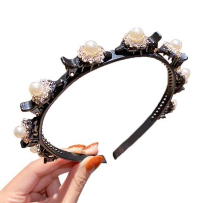 China Smart Casual Rhinestone Pearl Braided Hair Band For Girls With Broken Bangs Fixed Hair Band Headband Hair Clip Wholesale for sale