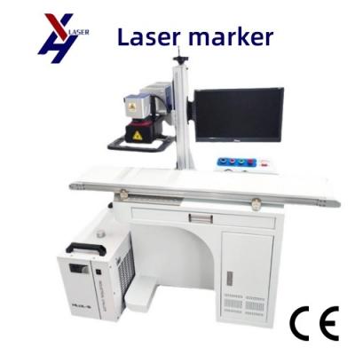 China 20W 30W 50W 100W Automatische Schranke Faserlasermarkierungsmaschine mit Förderband zu verkaufen