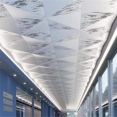China Van de het Ontwerppvdf Met een laag bedekt Gang van het aluminium Willekeurig Geperforeerd Plafond het Plafondontwerp Te koop