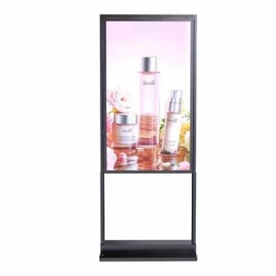China UHD 4K 55 pulgadas de doble cara de ventana libre de pie pantalla LCD publicitaria en venta