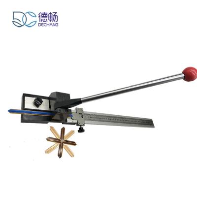 Chine Coupeuse de matrice de plis manuelle de haute qualité coupeuse de matrice de plis pour coupeuse à matrices à vendre