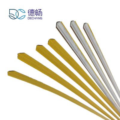 中国 0.4mm ×1.3mmの型抜きのマトリックスによって押された板は黒い色を基づかせていた 販売のため