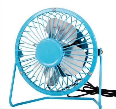 China Outdoor Portable Mini USB Fan 4 Metal Blade 360 Inch Roation Table Laptops Desk Fan with USB Cable for Work Home School for sale