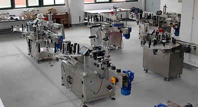China HIGEE Factory Price Automatic water Bottle Labeling Machine en venta