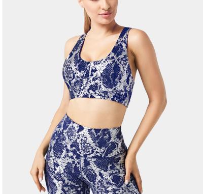 China Breathable High Support Impact Foil Snakeskin Print Cross Back Sports Bra Crisscross Running Plus Size Sports Bra for sale