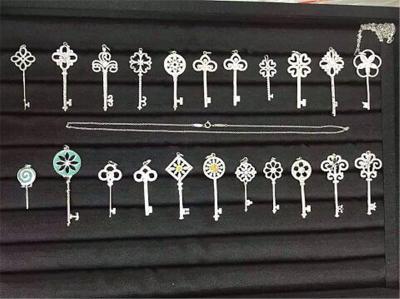 China diamonds key 18kt gold with yellow gold or white gold or pink gold for sale