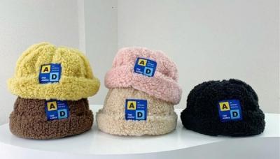 China Sombrero caliente del melón del bebé del sombrero de la felpa de la lana de cordero del sombrero del propietario de la bóveda del invierno del fanshion de la felpa de los niños en venta