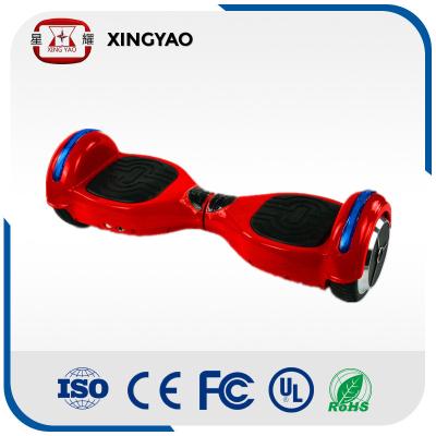 China Monopatín de equilibrio del uno mismo de la vespa de la rueda del rojo 2 con las luces llevadas en venta