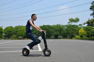 China 2 Wheel Foldable Electric Scooter Battery Powerd Eco Friendly Grip for sale