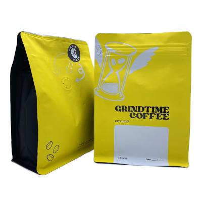 China Custom Barrier UV Spot Printing Aluminum Foil Flat Bottom Coffee Bean Zipper Plastic Bags With Valve For 250g 500g 1kg Coffee for sale