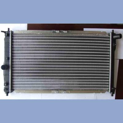 China Heating radiator Daewoo car radiator for sale