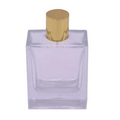 Chine Le jet de parfum en verre de luxe de Zamac d'or fait sur commande couvre le chapeau pour de mini bouteilles de parfum à vendre