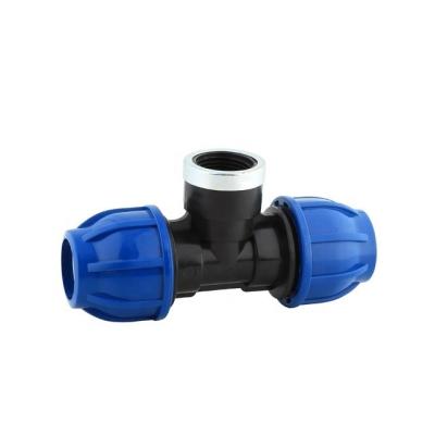 China Otros accesorios de compresión de plástico HDPE PP para riego de riego en tuberías de plástico en venta