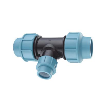 Cina Fittings di compressione in PP da 25 mm a 32 mm PN16 per l'approvvigionamento idrico in agricoltura in vendita