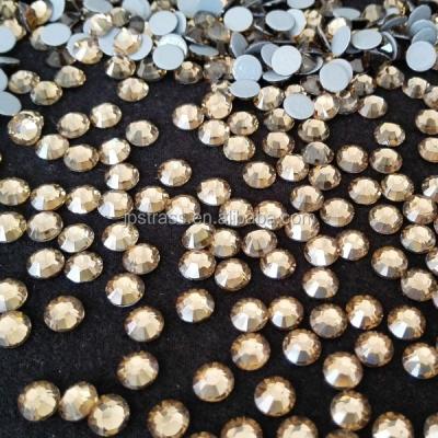 China Flatback Top A Grade Skating Dress With Crystals, Flat Back Glass Stones For Garment Wholesale Price for sale