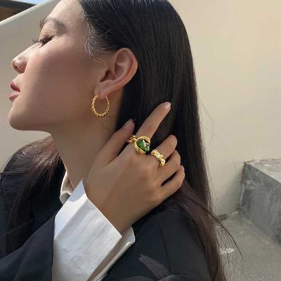 China Retro Vintage Emerald Ring Female Ins Plating 18k Finger Ring Vintage Jewelry Gift Women Gift for sale