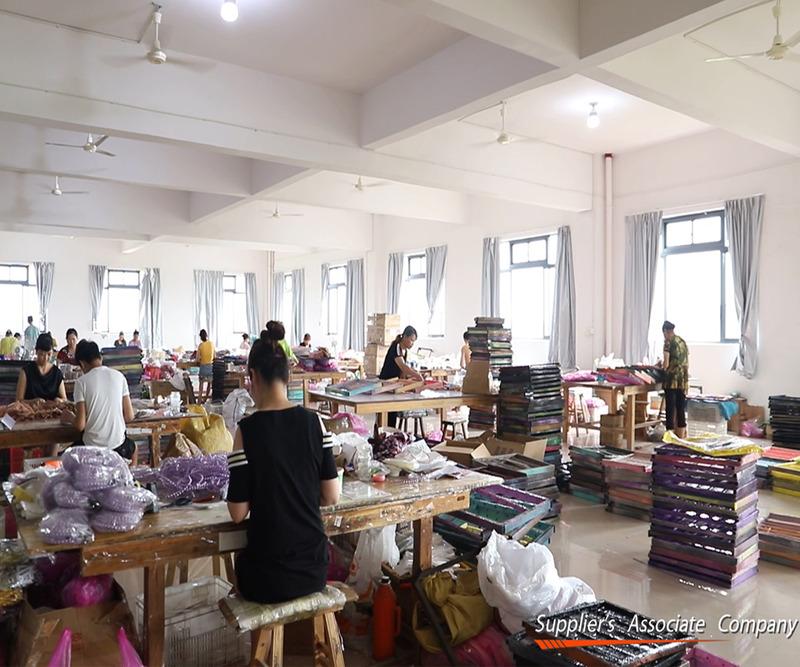 Verified China supplier - Yiwu Luoli Clothing Accessories Factory