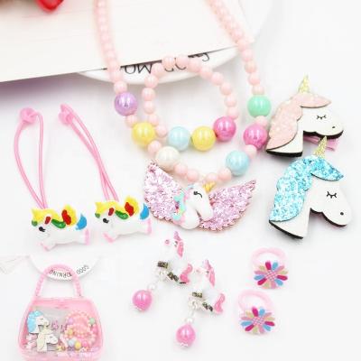 China Lovely Horse Cute Popular Girls Jewelry Beaded Necklace Gift For Kids for sale