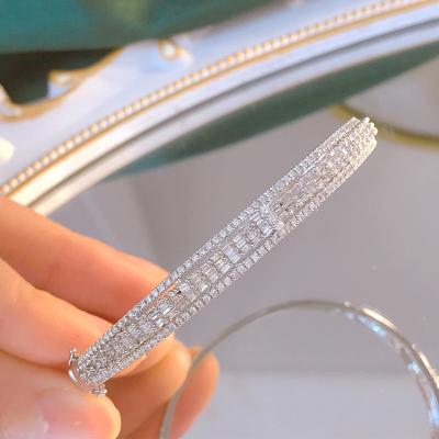 China TRENDY New Arrival Fine Jewelry Designs Sparkle Fine Jewelry 18k Solid Gold Iced Out Baguettes Diamonds Bracelets For Women Gift for sale