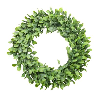 China Modern Warm Indoor Artificial Amazon Green Leaves Weave Window Home Decoration Mini Boxwood Wreath for sale