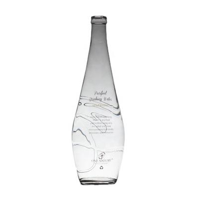 Chine Bouteille en verre d'eau minérale transparente ronde de 700 ml et 350 ml personnalisée pour boissons industrielles à vendre