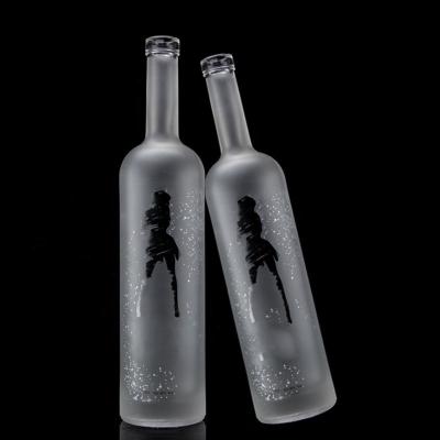 China Glas 750 ml 500 ml Decal Druck Wodka Flasche mit Frosted Design und Basismaterial zu verkaufen