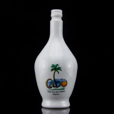 China Custom 700ml Frost Oberfläche Handling Rum Glasflasche mit Kork zu verkaufen