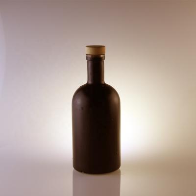 China 500ml 750ml Empty Glass Bottle with Cork Customized Varnish Vodka Tequila Liquor for sale