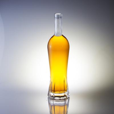 Chine Bouteille en verre personnalisée de 750 ml Poids Matériau de base verre 500 ml Bouteille en verre pour le whisky à vendre