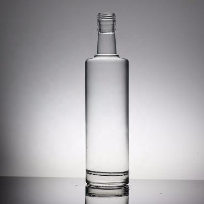 China Durchsichtige oder individualisierte Flaschenfarbe Personalisierte Wodka-Glasflasche für Massenbestellungen zu verkaufen