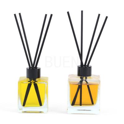 Chine Anozied Gold Cap Glass Aroma Diffuser Bottle Square Screw neck à vendre