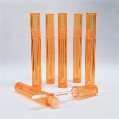 Chine Tube en plastique Mini Lip Gloss Containers Bulk de lustre de lèvre de label fait sur commande à vendre