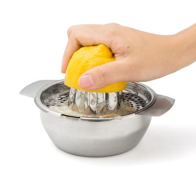 China Sustainable Manual Kitchen Tool 201 Stainless Steel Lemon Squeezer for sale