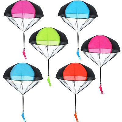 China Chridren Toys Hand Throw Mini Soldier Parachute Toy Outdoor Funny Game Educational Fly Parachute Sports Toys for sale