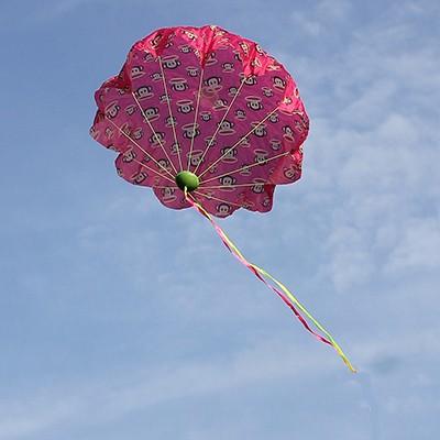 China Funny Educational Toy Hand Throwing Mini Parachute Toy Kids Outdoor Game Play Educational Toys Pilot Parachute Sport Toy For Children for sale