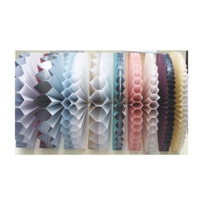 China For Blinds Fashion Blackout Curtain Fabric Standing Cordless Honeycomb Blinds for sale