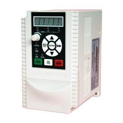 China voltage frequency converter frequency converter 60hz to 50hz single phase variable frequency converter 30*20*23CM for sale