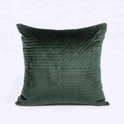 China Large Car Cushion Covers 60 x 60 Luxury Car Sofa Soft Quilted Dark Green Decorative Embroidery Velvet Cushion Covers Throw for sale