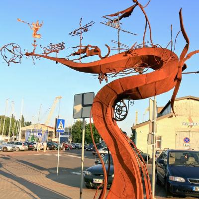 China Eco - Friendly Crafted Customized Outdoor Life Size Metal Tree Sculpture For Garden Display for sale