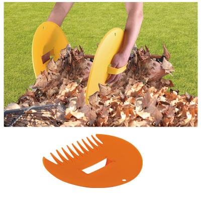 China Heavy Duty Cleaning Leaf Grabber With Teeth Hand Garden Tool Plastic Leaf Rake for sale