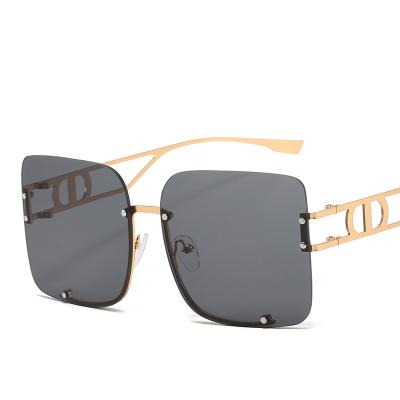 China Fashion sunglasses 2021 oversized women's sunglasses 2021 hot sale square sunglasses for sale